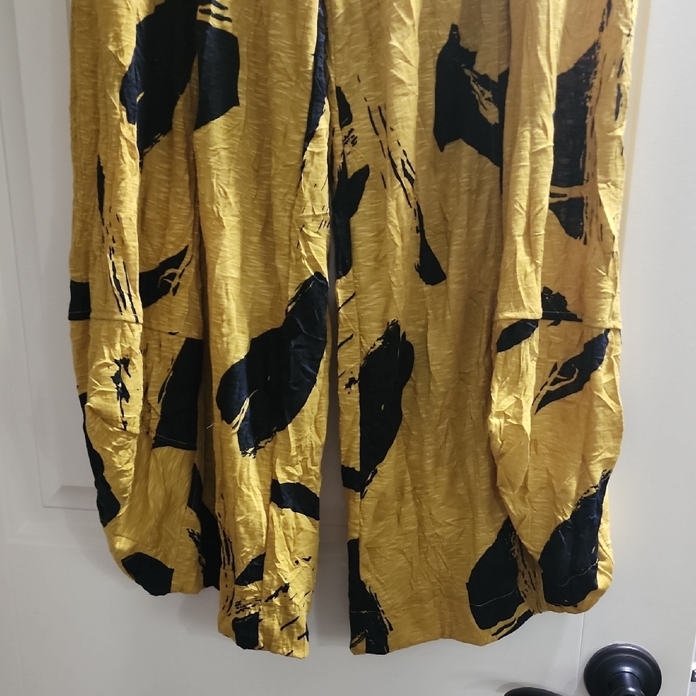 Yellow and Black Wide Leg Pants - Picture 3 of 6